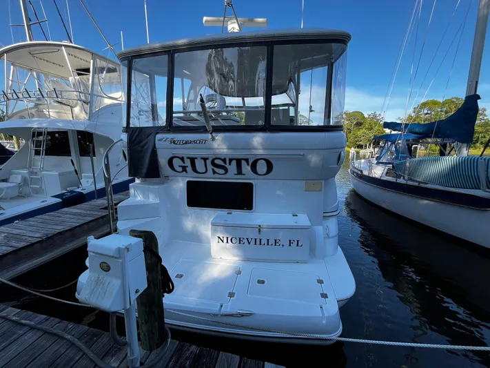 Gusto Yacht Photos Pics 