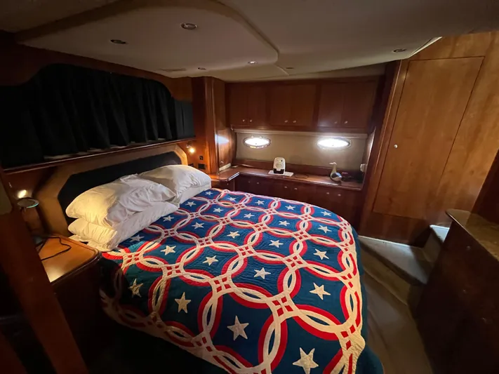 Gusto Yacht Photos Pics 