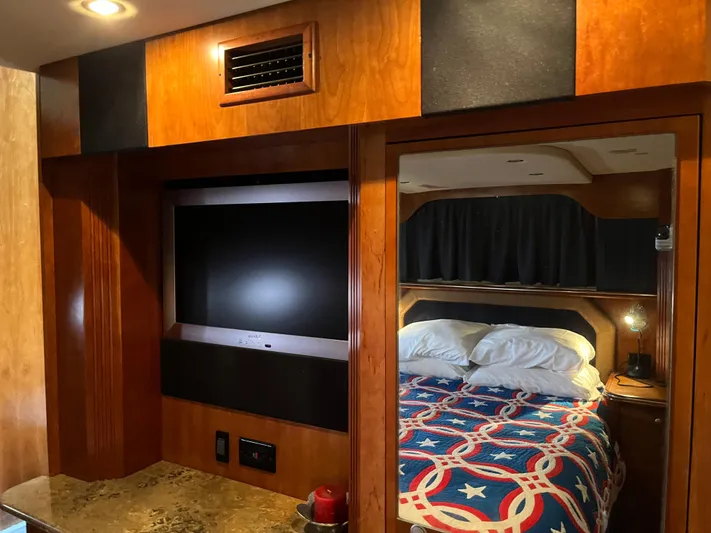 Gusto Yacht Photos Pics 