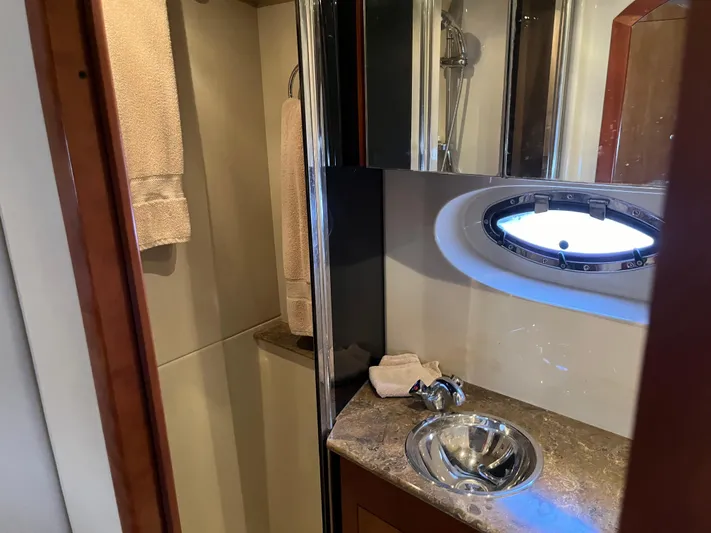 Gusto Yacht Photos Pics 