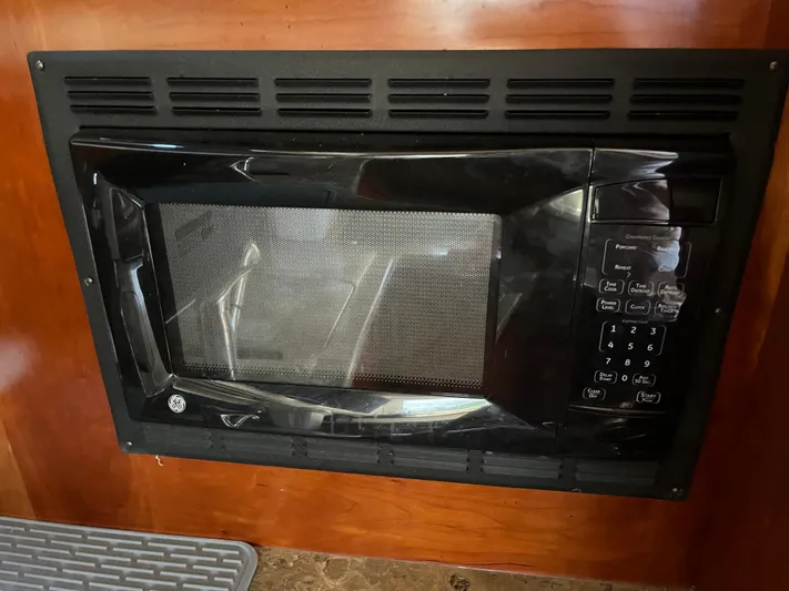 Gusto Yacht Photos Pics 