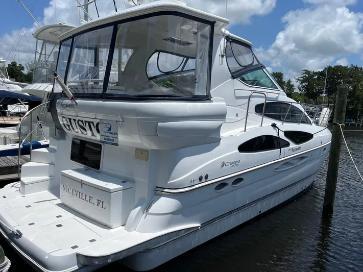 Gusto Yacht Photos Pics 