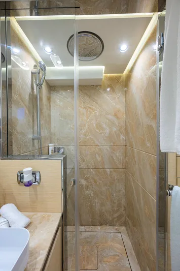 Uptight Yacht Photos Pics 