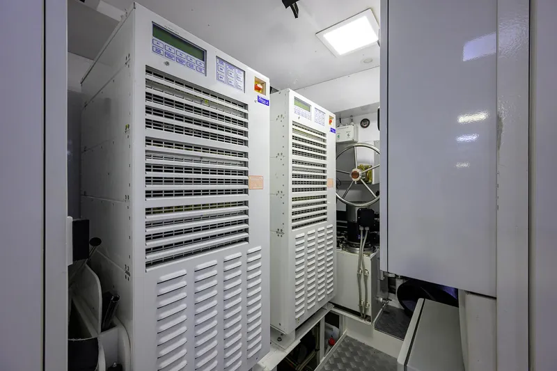 Uptight Yacht Photos Pics 