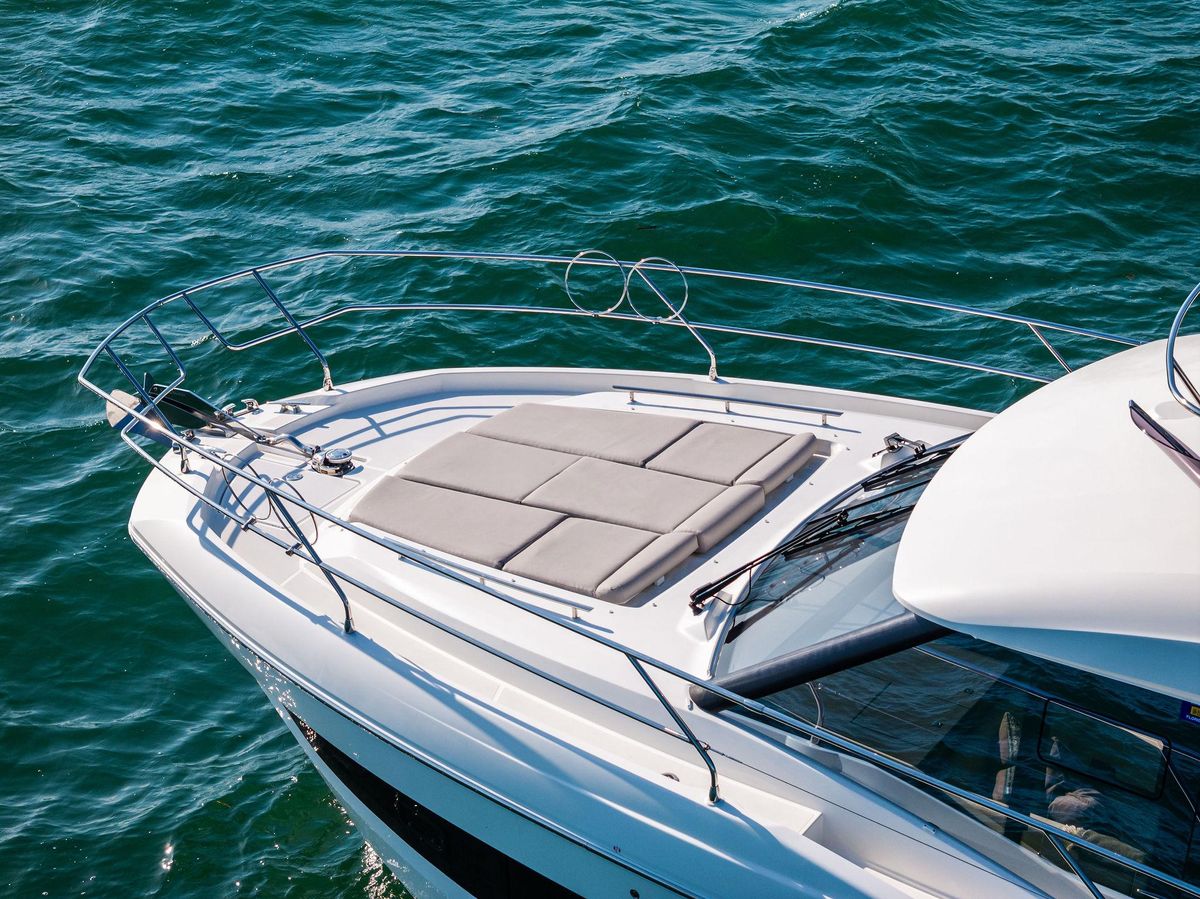 2022 Prestige 42 