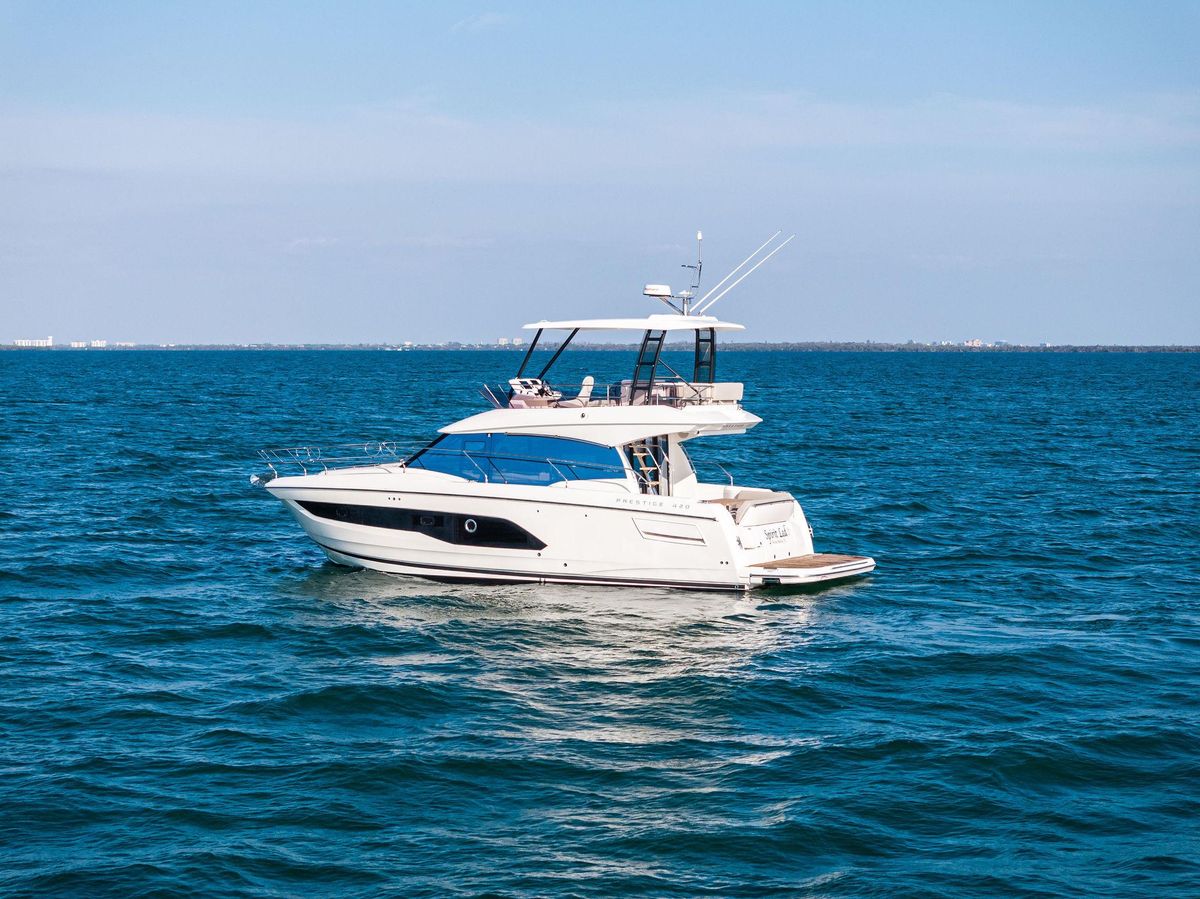 2022 Prestige 42 