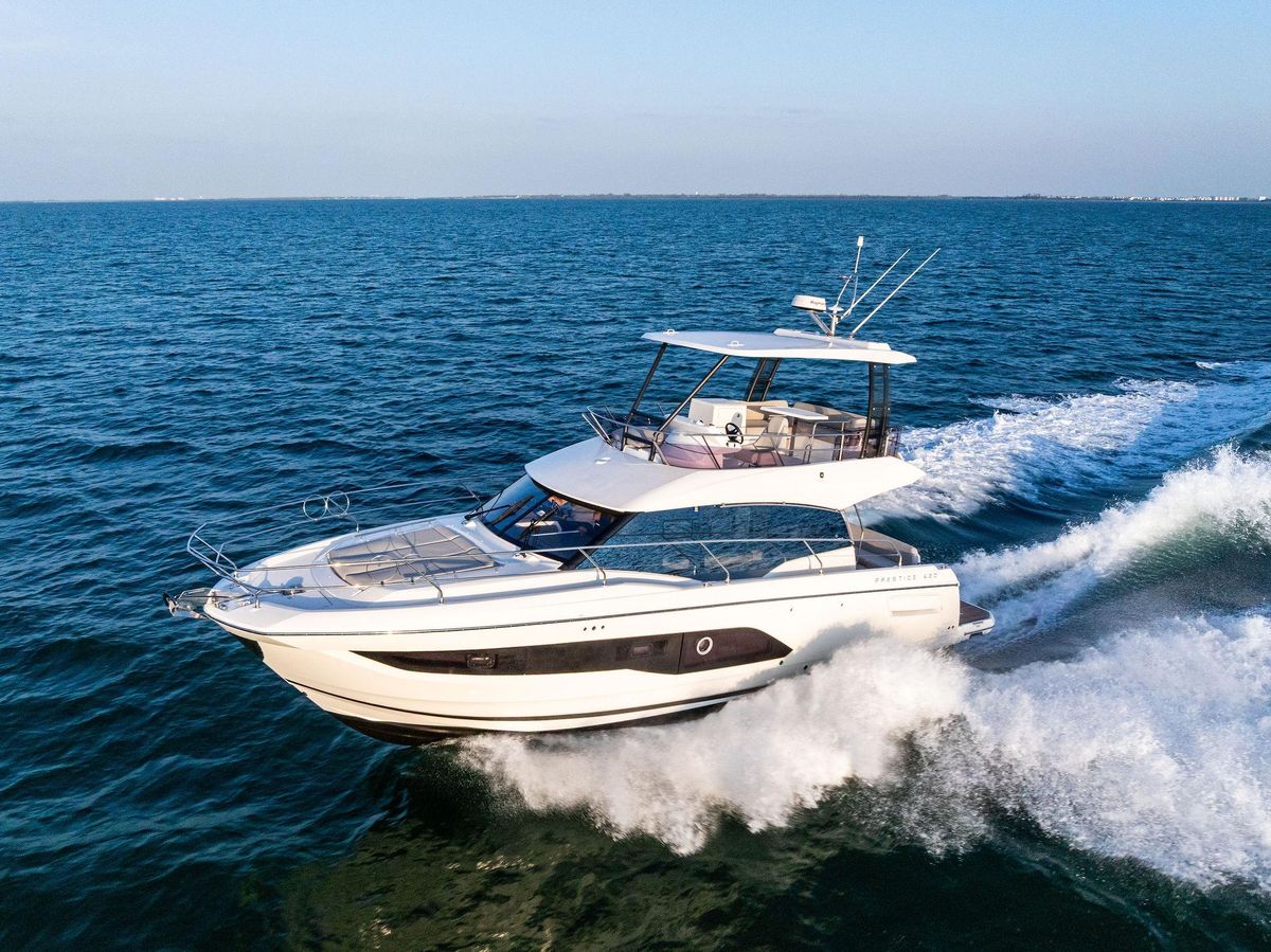 2022 Prestige 42 