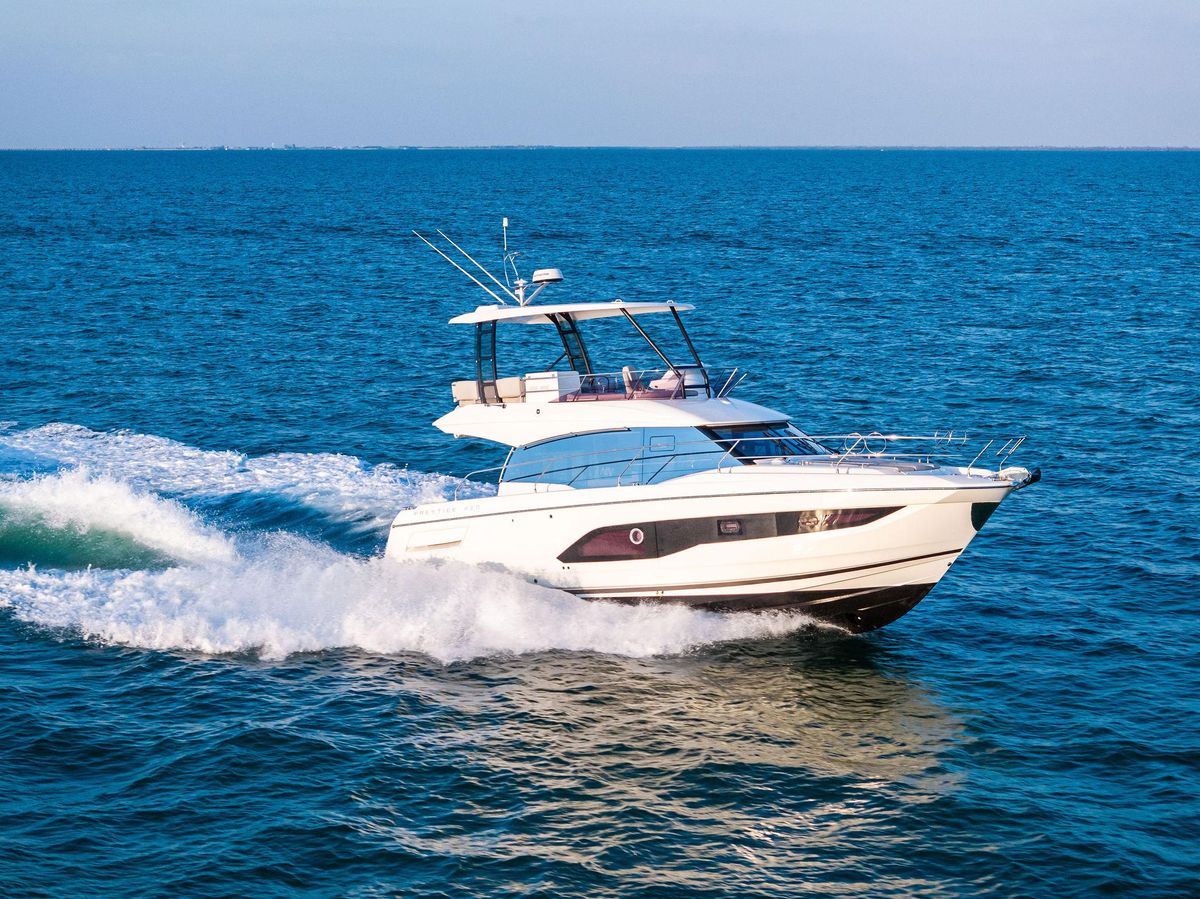 2022 Prestige 42 