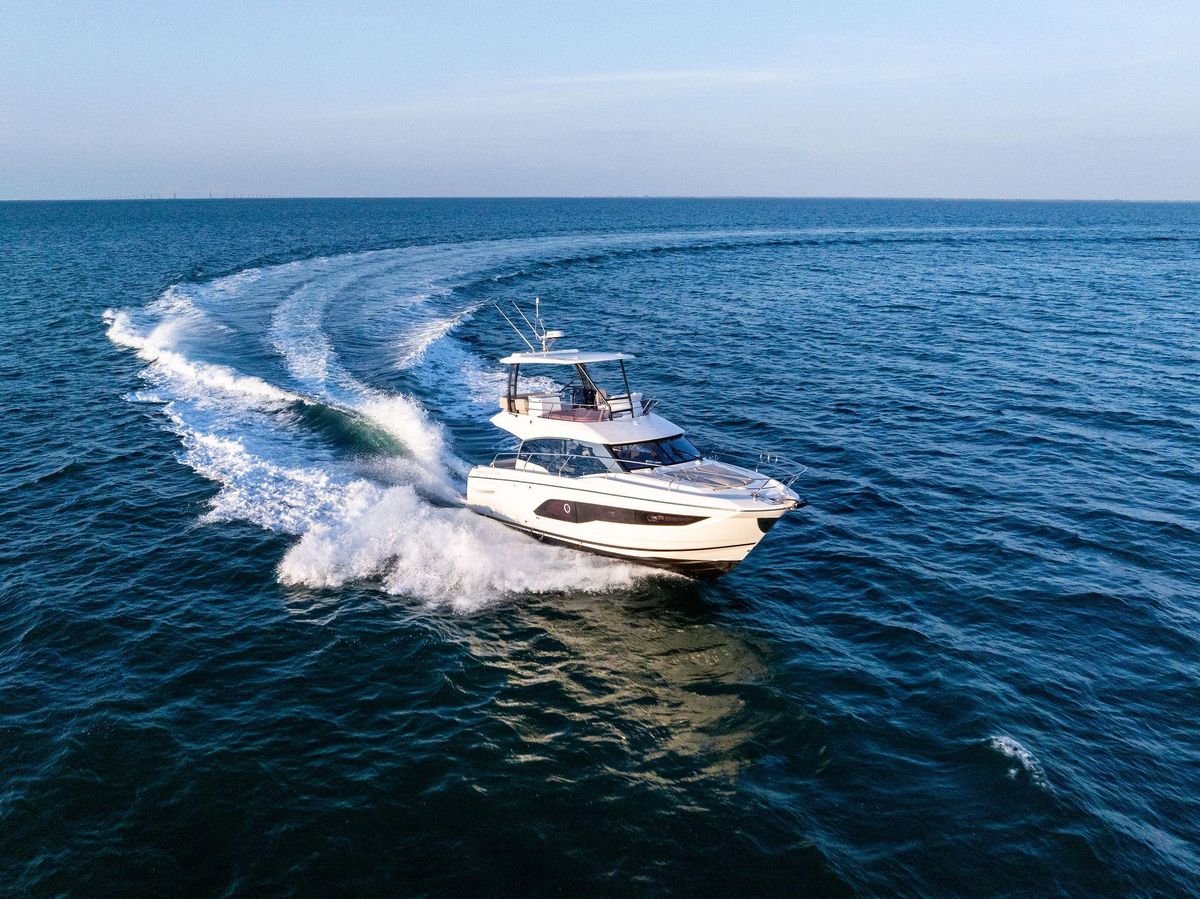 2022 Prestige 42 