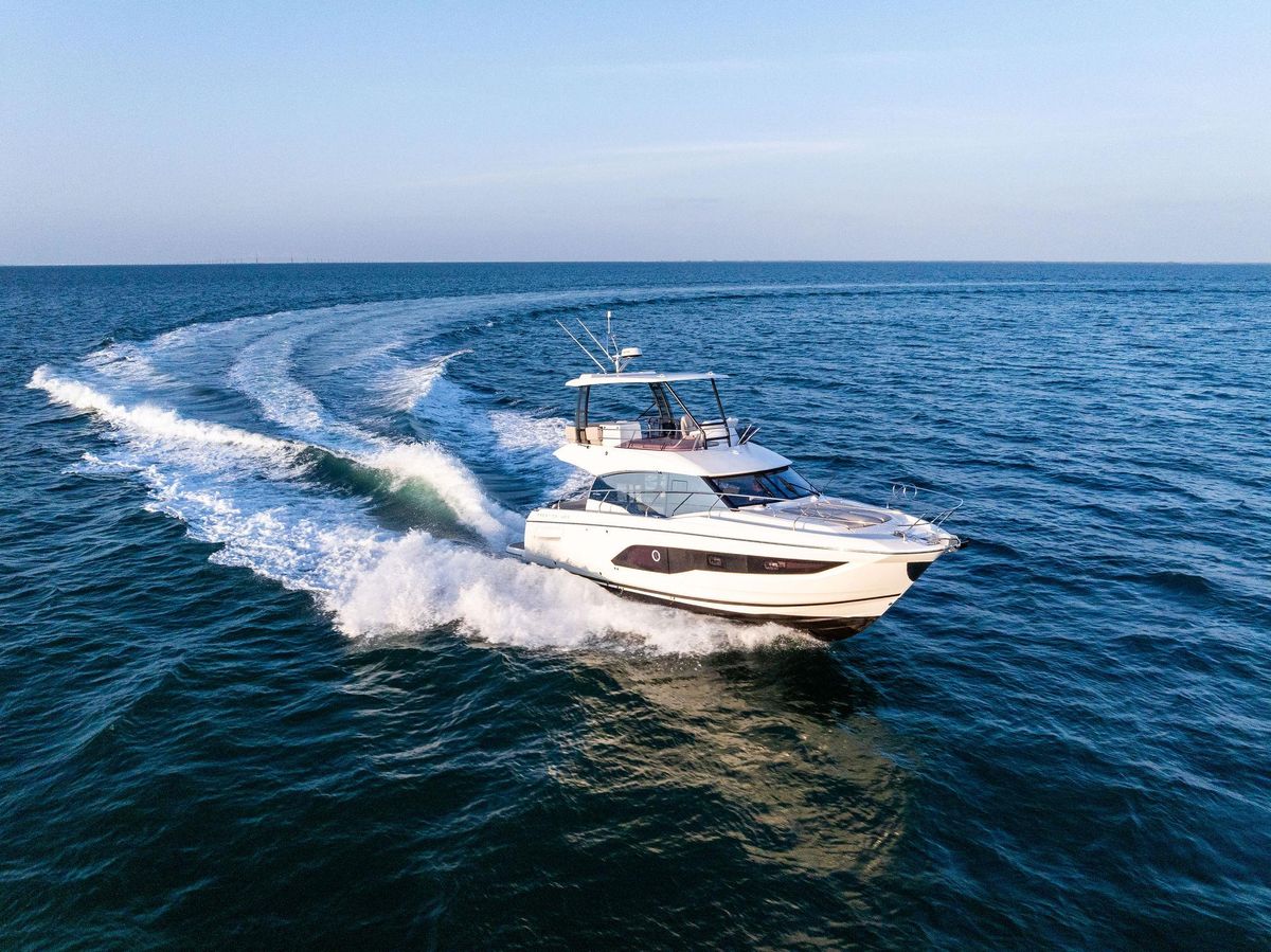 2022 Prestige 42 