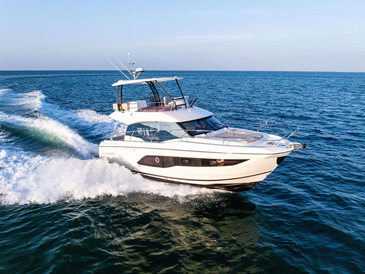 2022 Prestige 42 