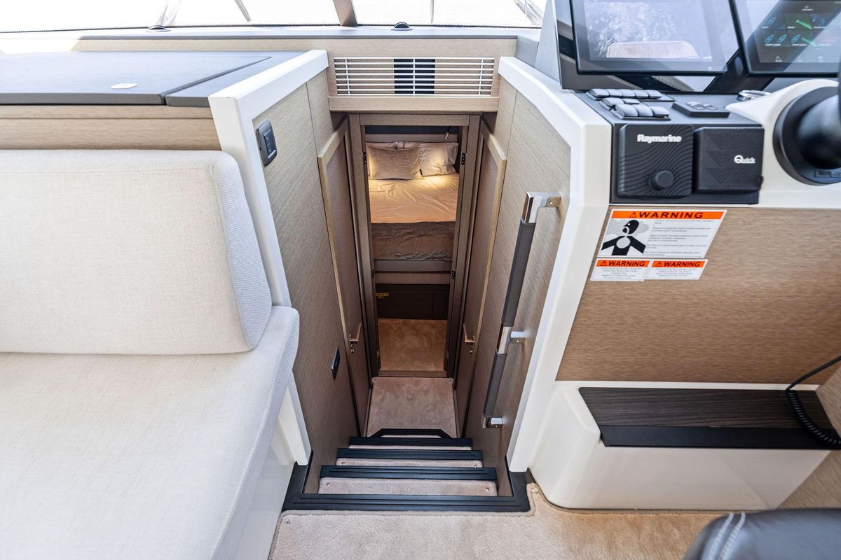 2022 Prestige 42 