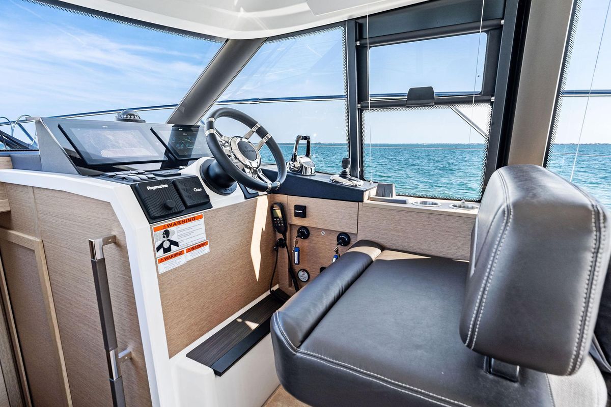 2022 Prestige 42 