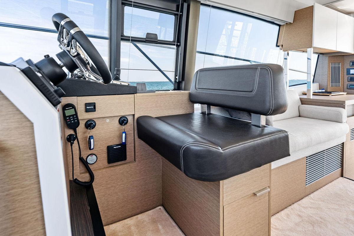 2022 Prestige 42 