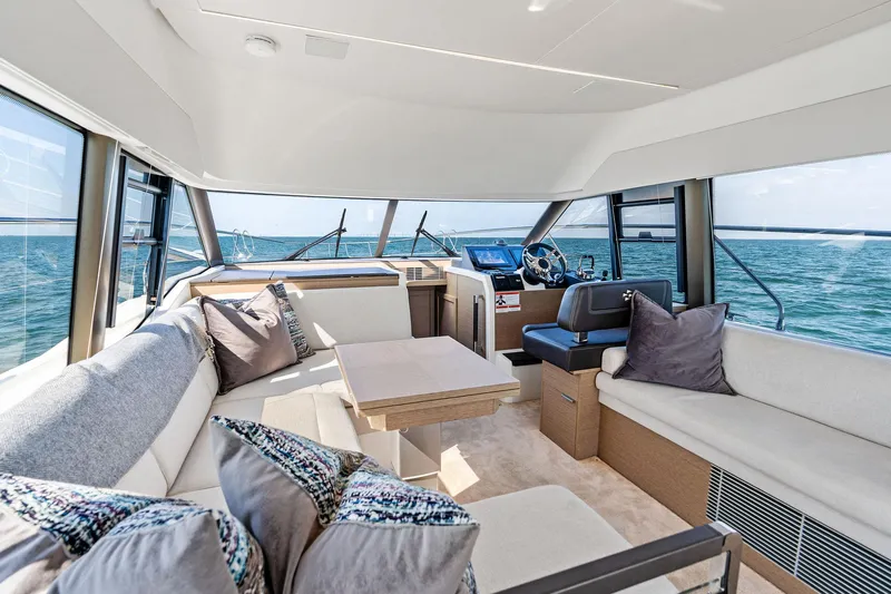 Spirit Led Yacht Photos Pics 2022 Prestige 420 Flybridge- SPIRIT LED-Salon