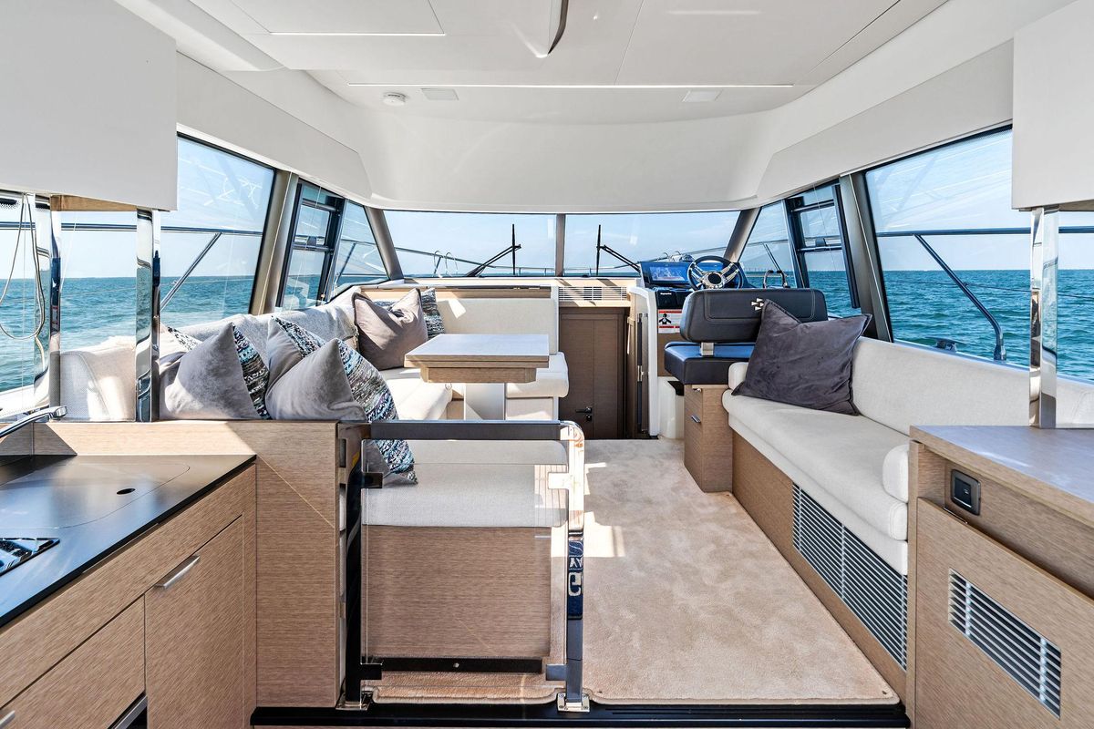 2022 Prestige 42 