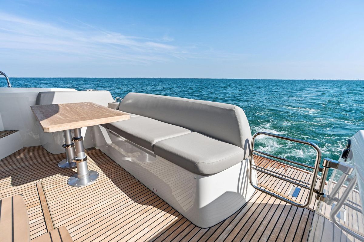 2022 Prestige 42 