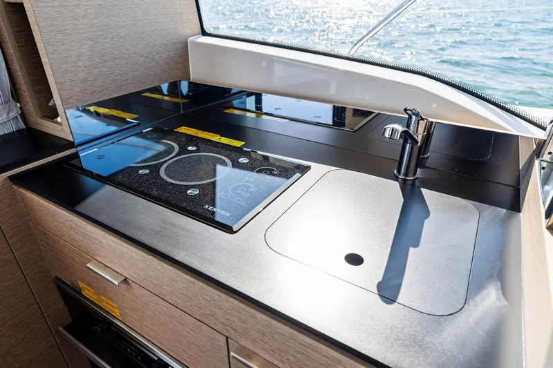 Spirit Led Yacht Photos Pics 2022 Prestige 420 Flybridge- SPIRIT LED-Galley