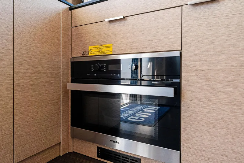 Spirit Led Yacht Photos Pics 2022 Prestige 420 Flybridge- SPIRIT LED-Galley