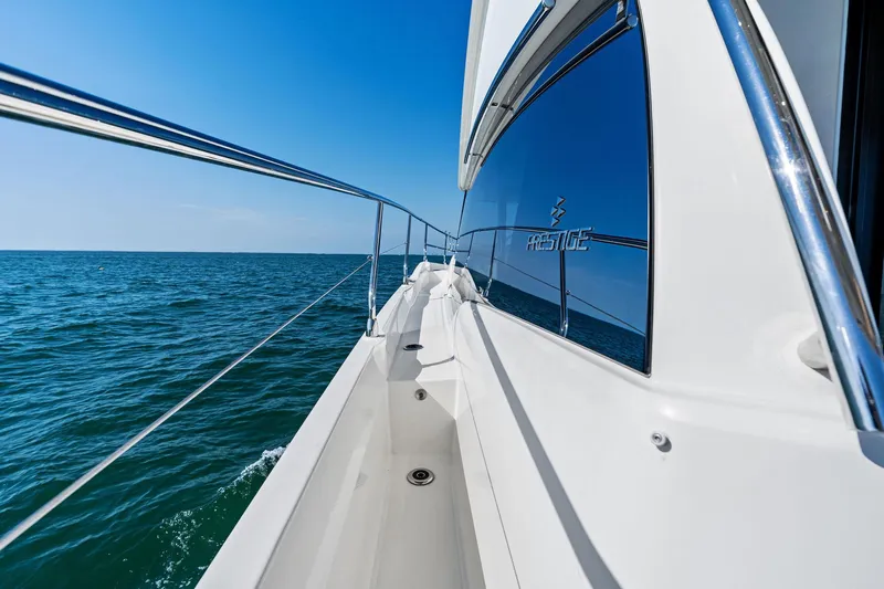 Spirit Led Yacht Photos Pics 2022 Prestige 420 Flybridge- SPIRIT LED- Cat Walk