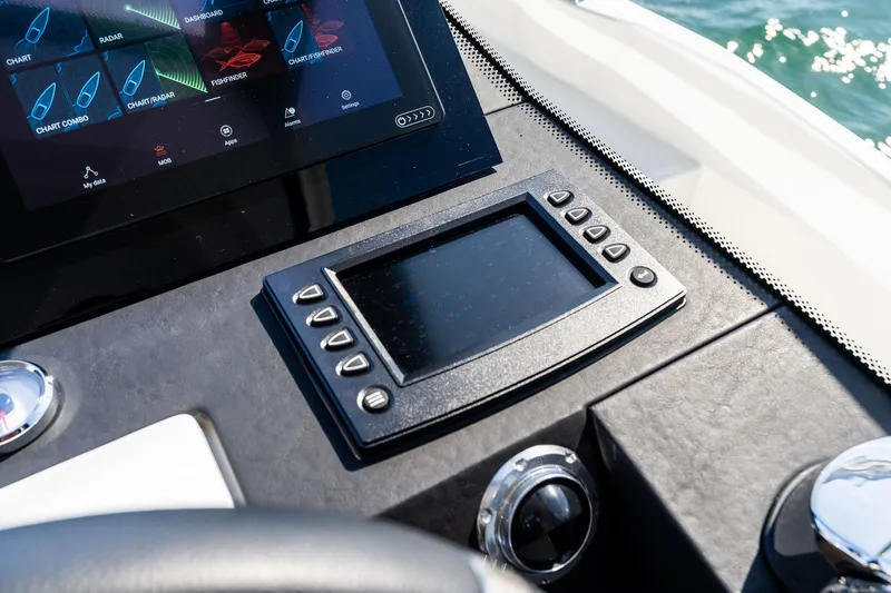 Spirit Led Yacht Photos Pics 2022 Prestige 420 Flybridge- SPIRIT LED-Helm