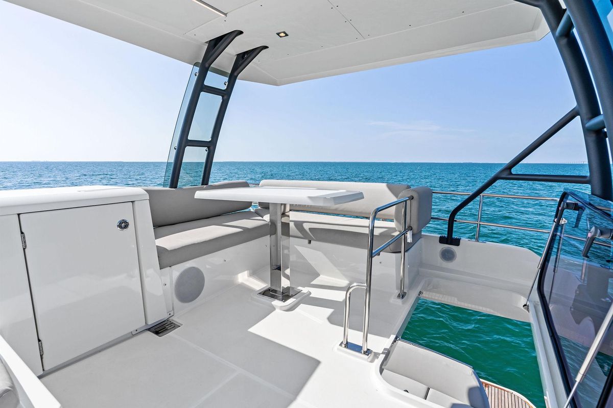 2022 Prestige 42 