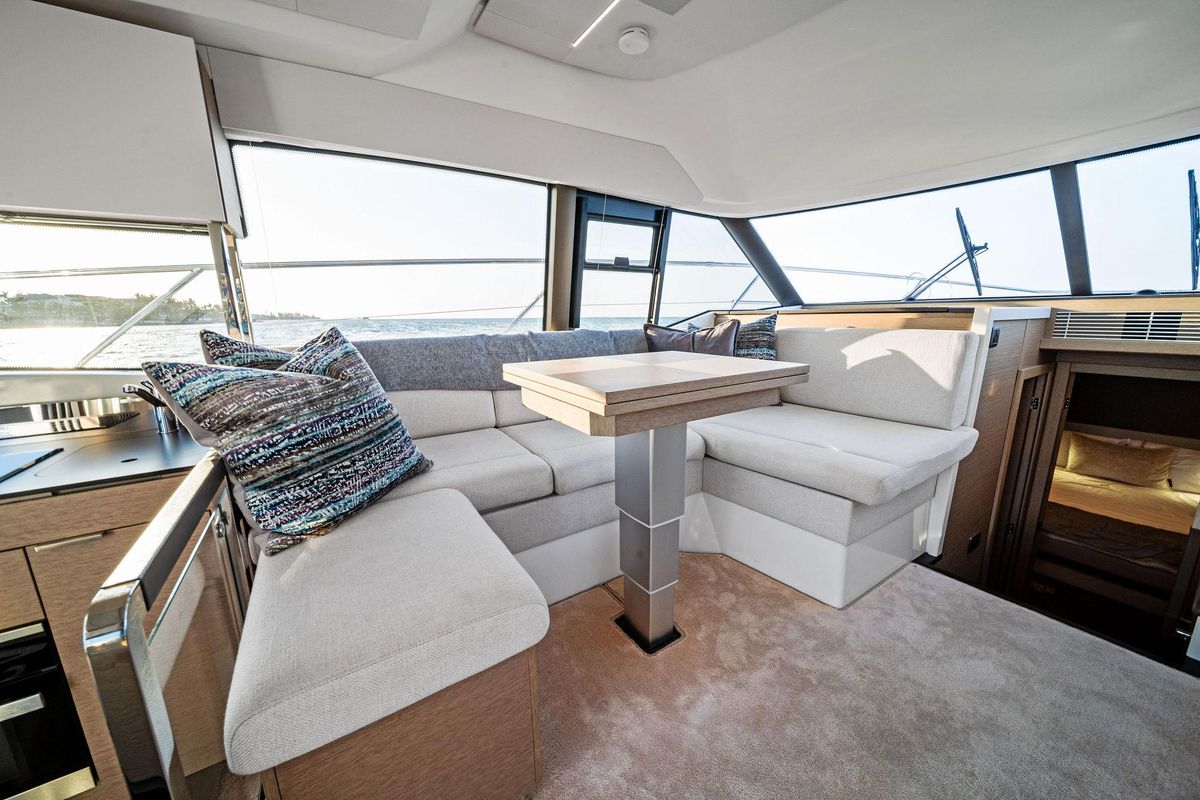 2022 Prestige 42 