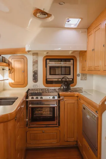 Southern Direction Yacht Photos Pics 