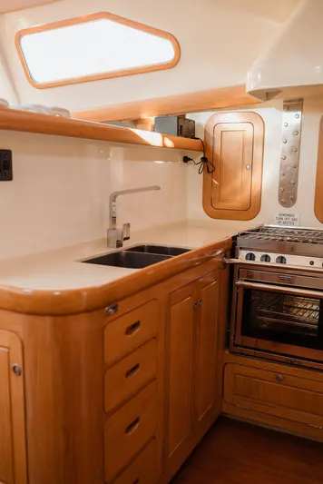 Southern Direction Yacht Photos Pics 