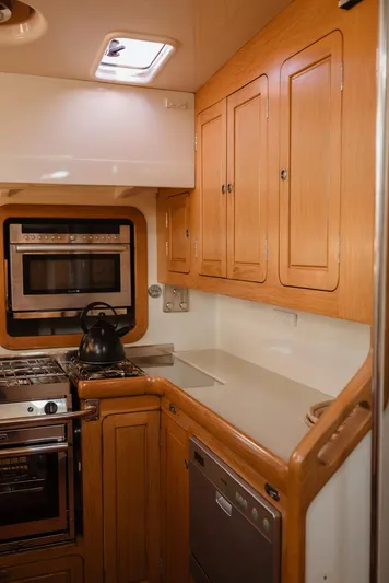 Southern Direction Yacht Photos Pics 