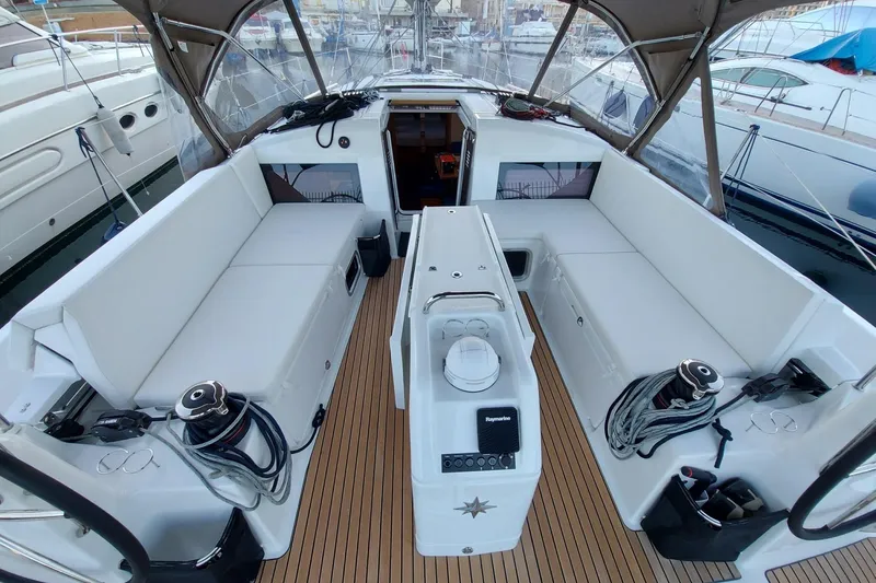 Ssy 01 Yacht Photos Pics Cockpit of 2021 Jeanneau Sun Odyssey 440 sailboat with spacious seating and modern equipment.