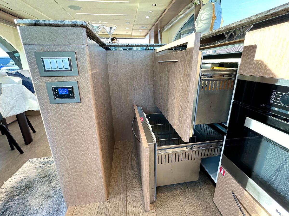 2020 Monte Carlo Yachts 70 