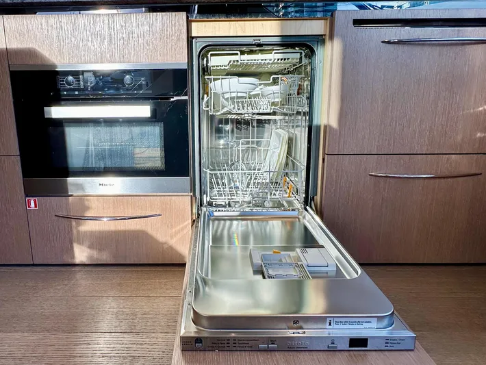 Salve Sol Yacht Photos Pics 