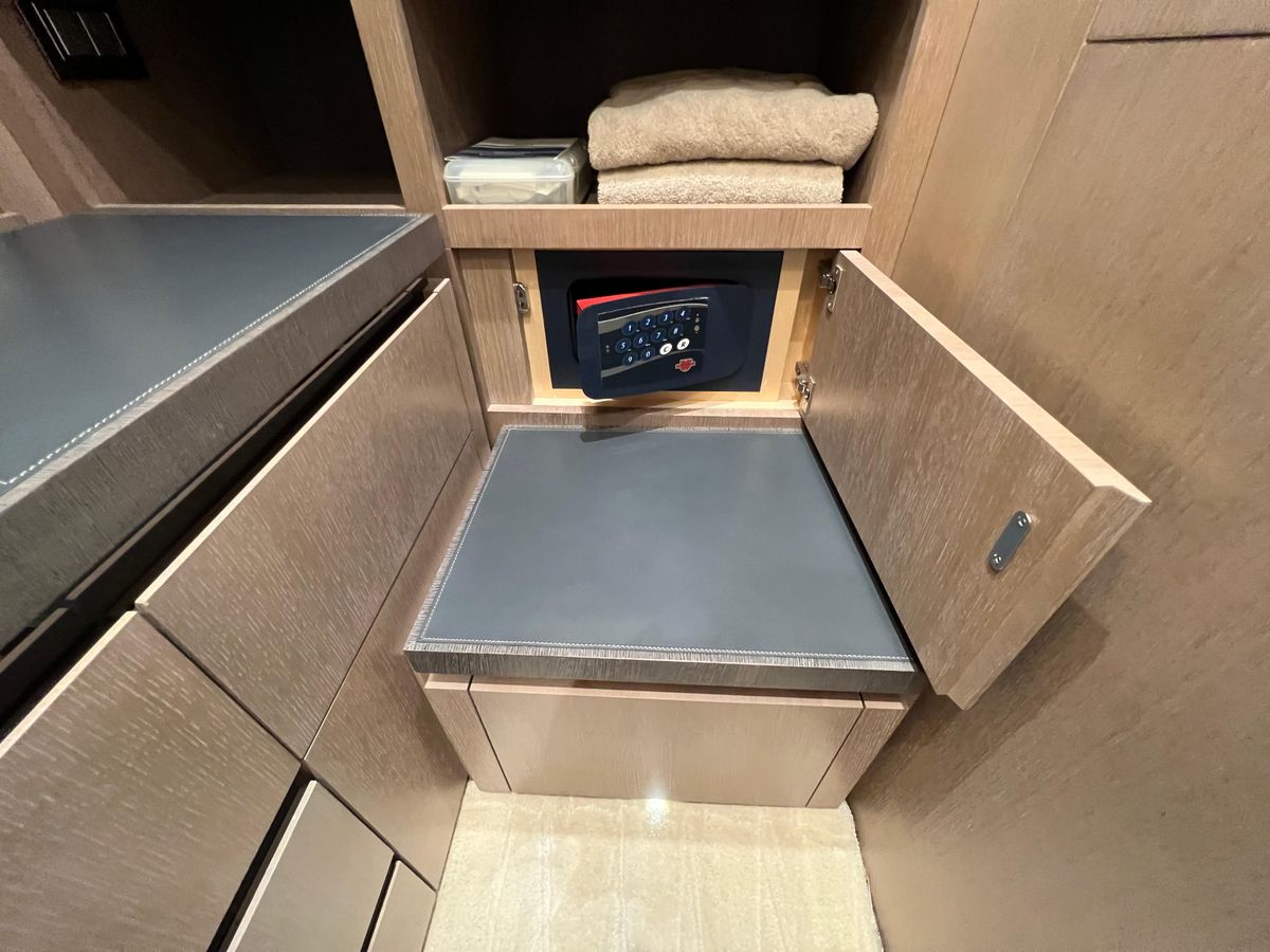 2020 Monte Carlo Yachts 70 