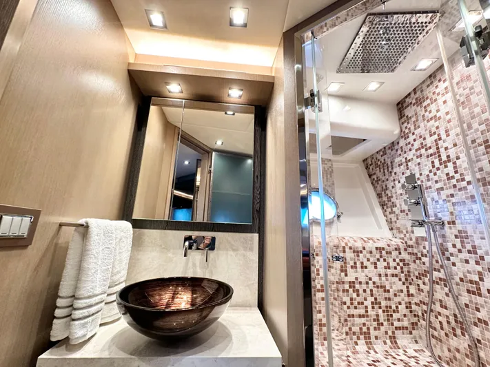 Salve Sol Yacht Photos Pics 