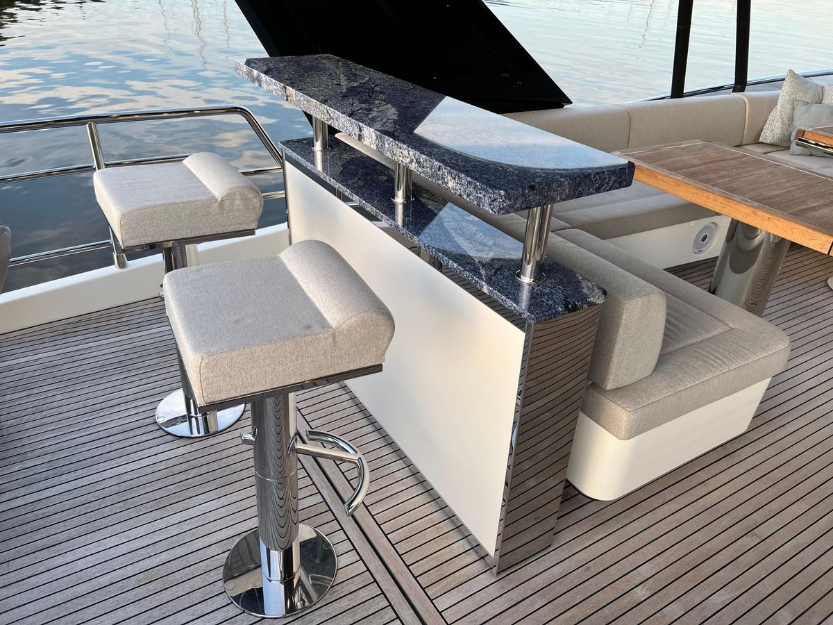 2020 Monte Carlo Yachts 70 