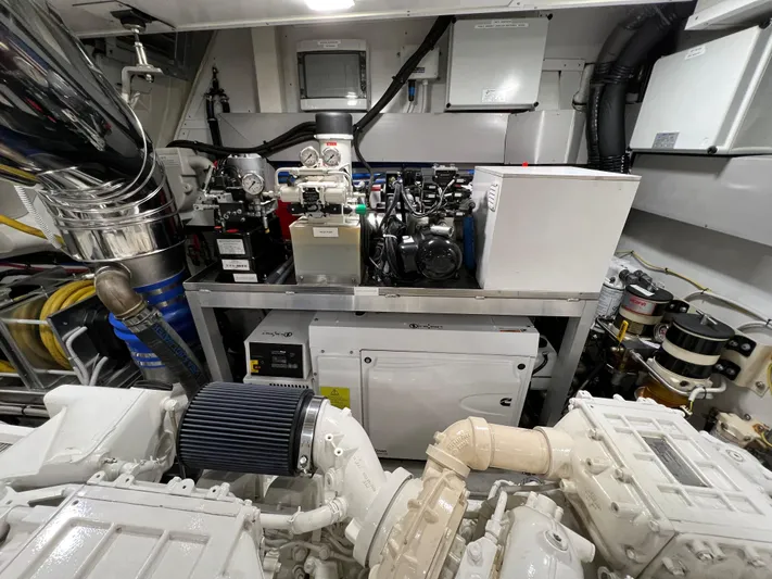 Salve Sol Yacht Photos Pics 