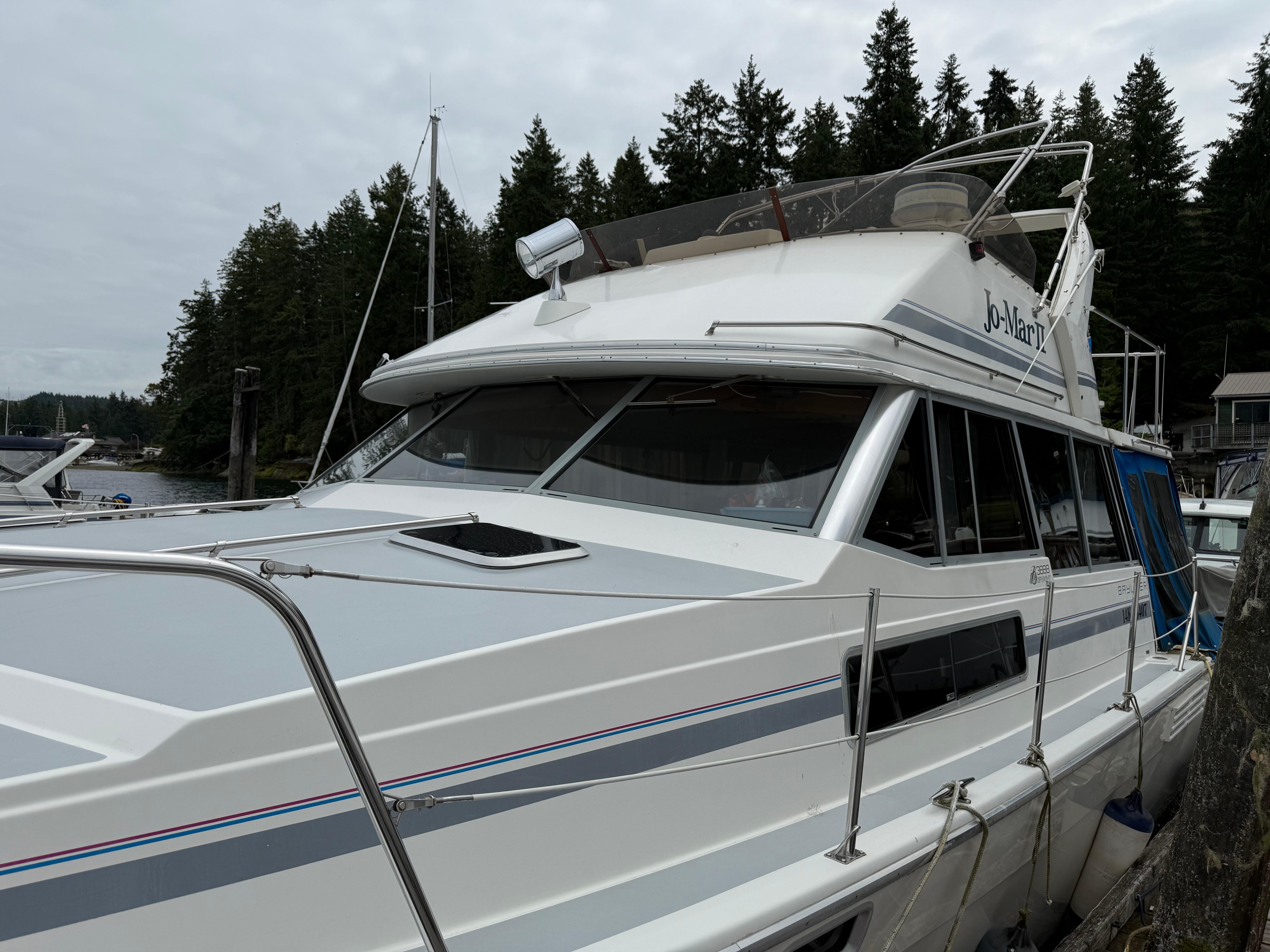 1989 Bayliner 3888 Motoryacht Flybridge for sale - YachtWorld