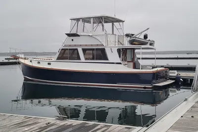 Wilbur Duffy 42 Flybridge Cruiser