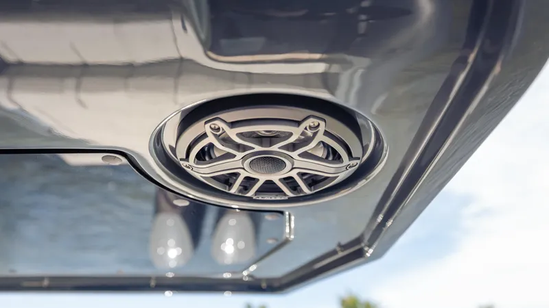 Skipper 38 Twin Mercury 400 Verado - Sunbed Ed. Yacht Photos Pics 