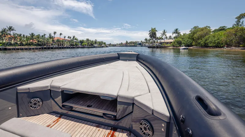 Skipper 38 Twin Mercury 400 Verado - Sunbed Ed. Yacht Photos Pics 