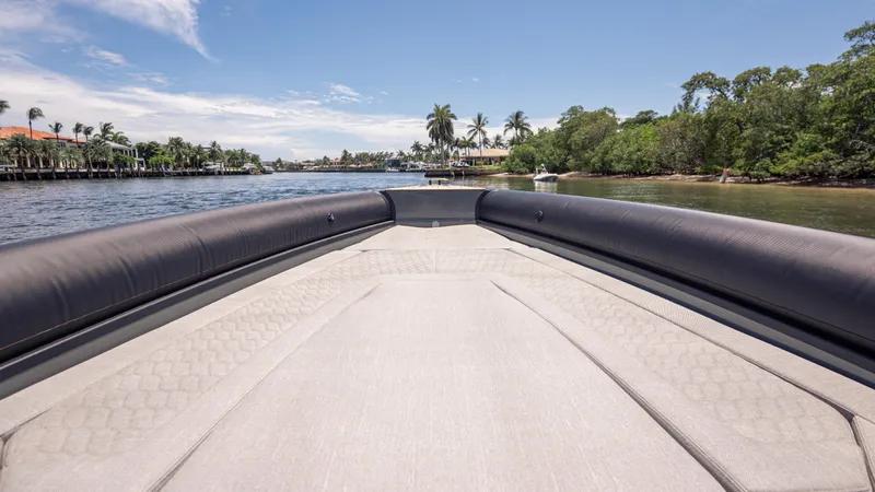 Skipper 38 Twin Mercury 400 Verado - Sunbed Ed. Yacht Photos Pics 