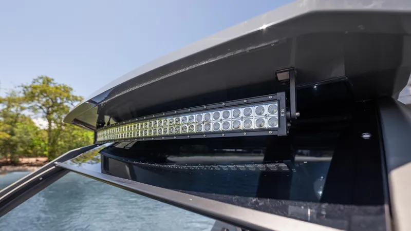 Skipper 38 Twin Mercury 400 Verado - Sunbed Ed. Yacht Photos Pics 