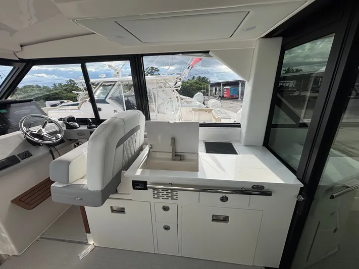  Yacht Photos Pics 2026 REGAL 36 XO - Image 11