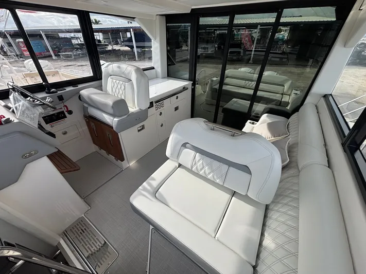  Yacht Photos Pics 2026 REGAL 36 XO - Image 14