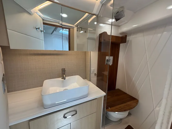  Yacht Photos Pics 2026 REGAL 36 XO - Image 20