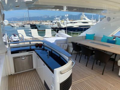 Yacht