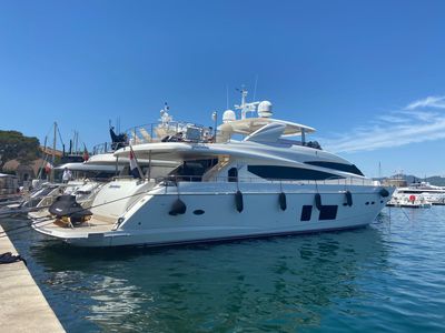 Yacht