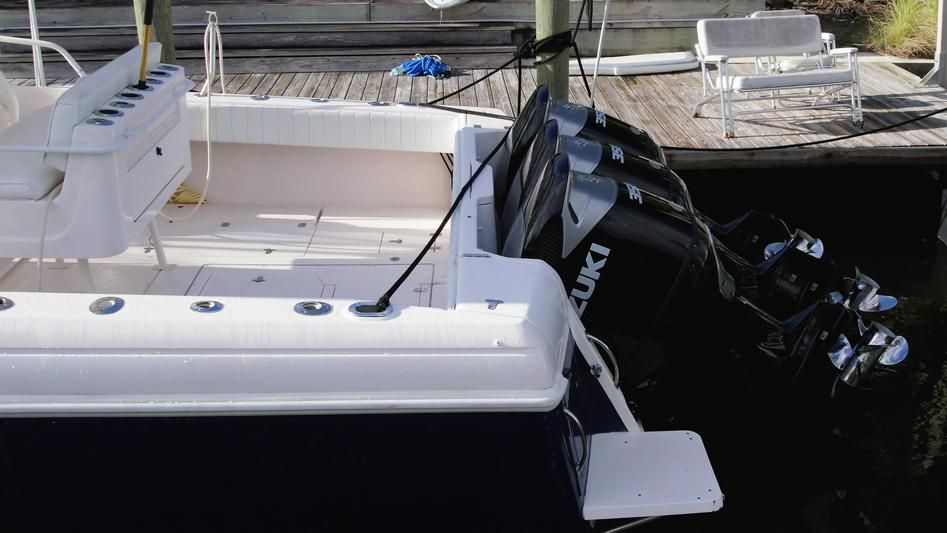 2002 Intrepid 377 Walkaround