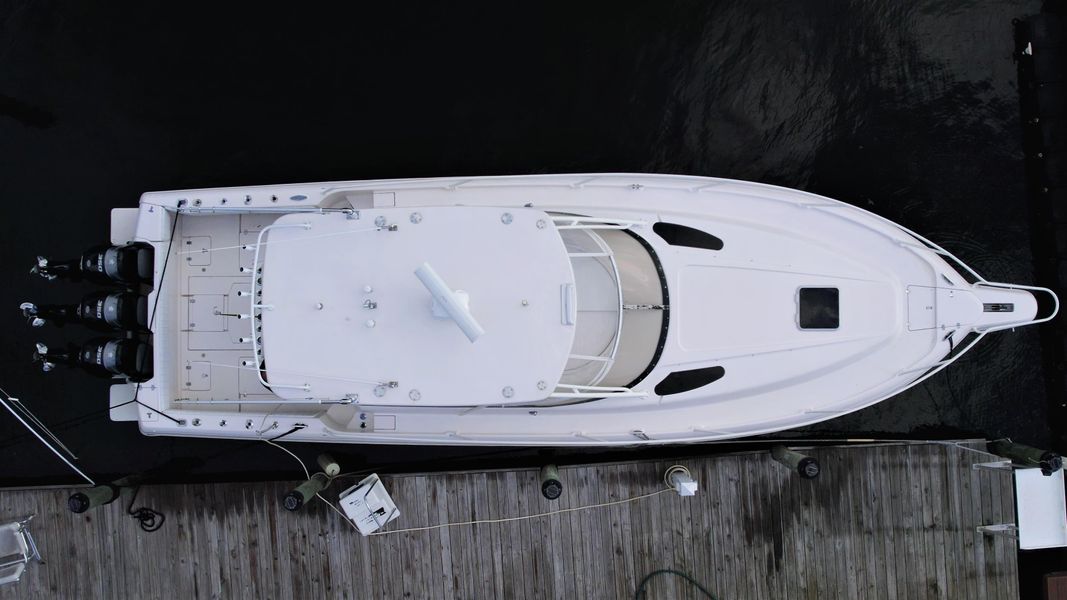 2002 Intrepid 377 Walkaround